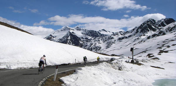 Abfahrt vom Gavia-Pass (Copyright Hans Dietmar Jäger)